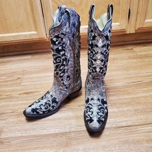 Corral – Women’s Sniptoe Embroidered Sequin Inlay A black sequin size 6.5